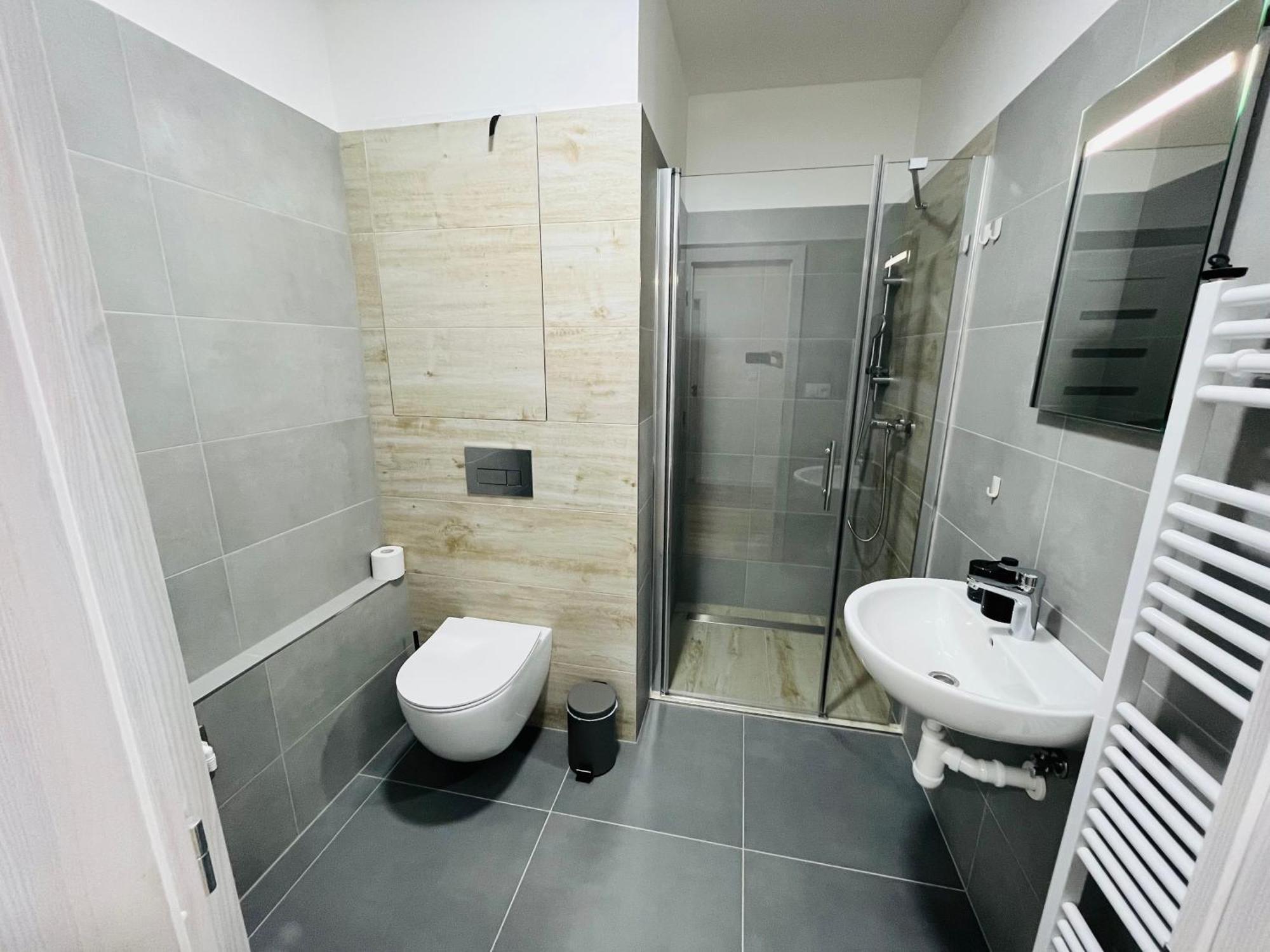 Apartman Urbanpark เตร็นชีน ภายนอก รูปภาพ